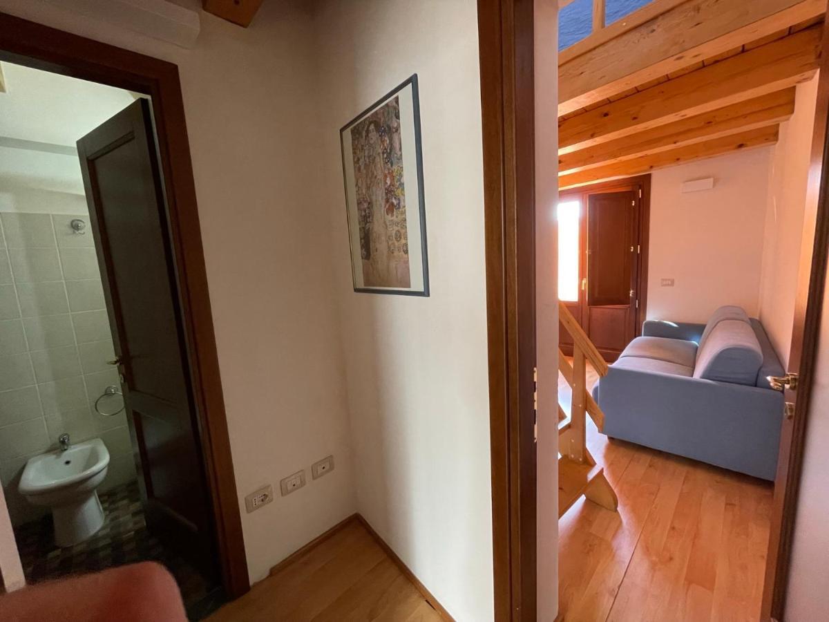 Domo Is Solus - Affittacamere - Living SantʼAntìoco Dış mekan fotoğraf