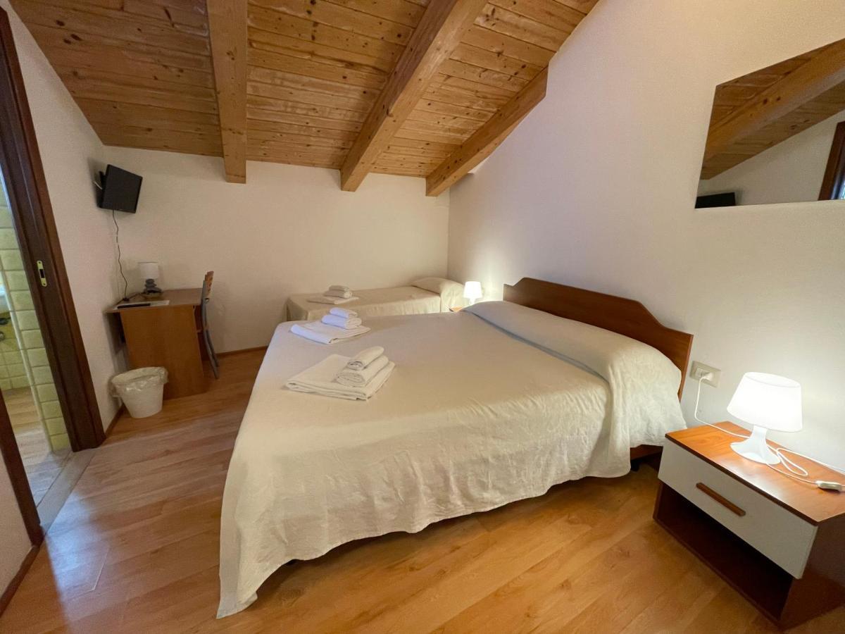 Domo Is Solus - Affittacamere - Living SantʼAntìoco Dış mekan fotoğraf