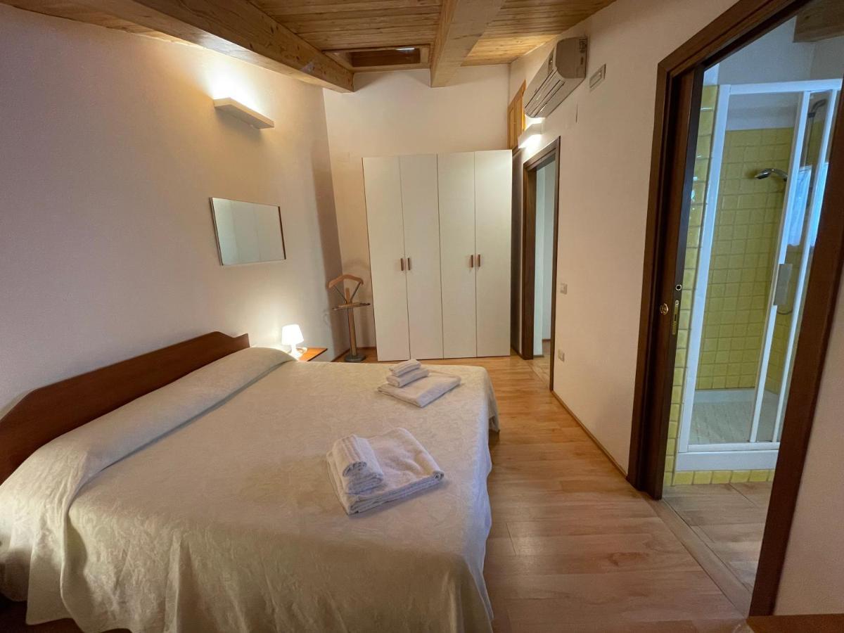 Domo Is Solus - Affittacamere - Living SantʼAntìoco Dış mekan fotoğraf